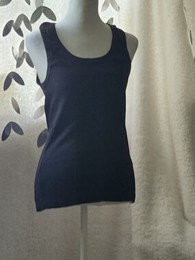 Essential Black Scoop Neck Tank Top for Women